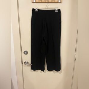Black Wide-Leg Cropped Pants